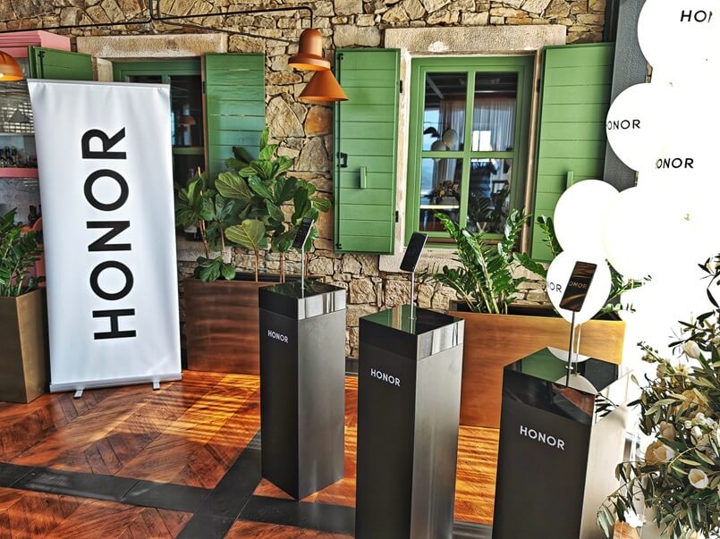 On the Slopes of Motovun, the Premium HONOR Magic6 Pro Smartphone Was Showcased, Archi-living.com
